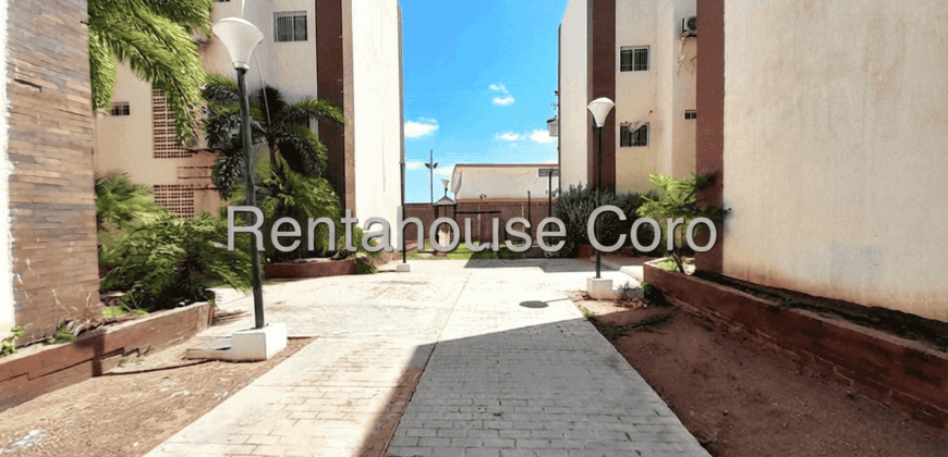 Hermoso Apartamento en Venta en Conjunto Privado, Variante Norte de Coro