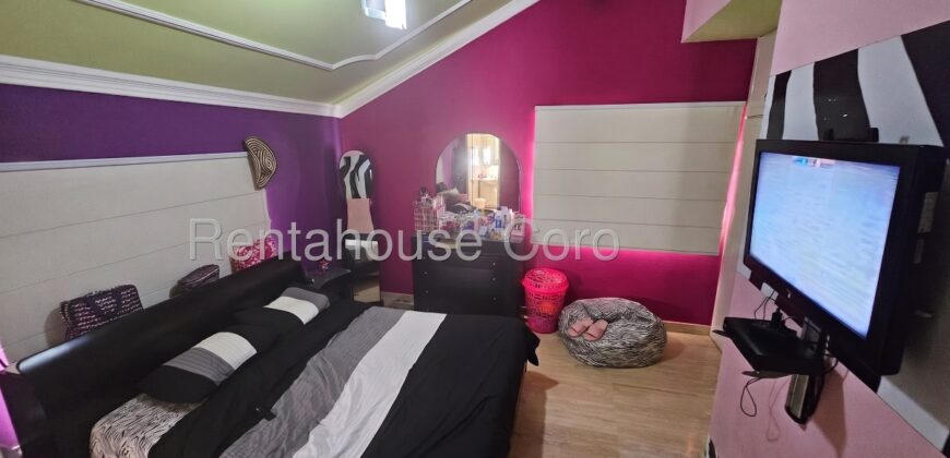 EXCLUSIVA CASA EN VENTA EN SECTOR LA FLORESTA # 26-16961