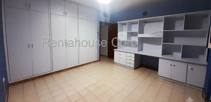 Amplio Penthouse en Venta en el Centro de Coro