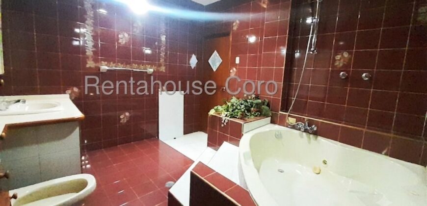 Amplio Penthouse en Venta en el Centro de Coro