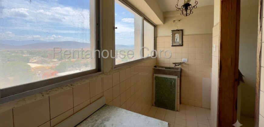 Amplio Apartamento en Venta en el Centro de Coro