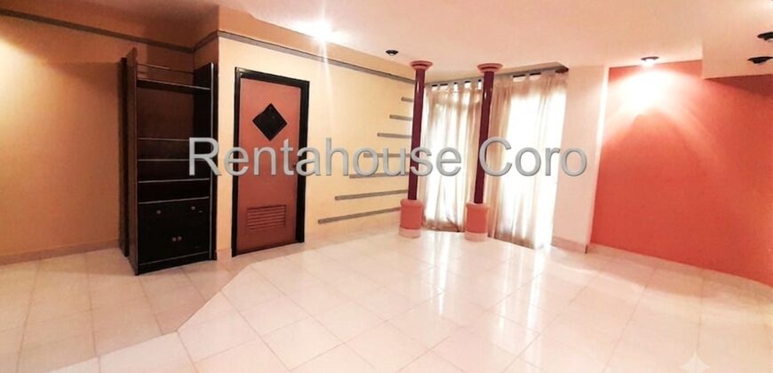 Amplio Penthouse en Venta en el Centro de Coro