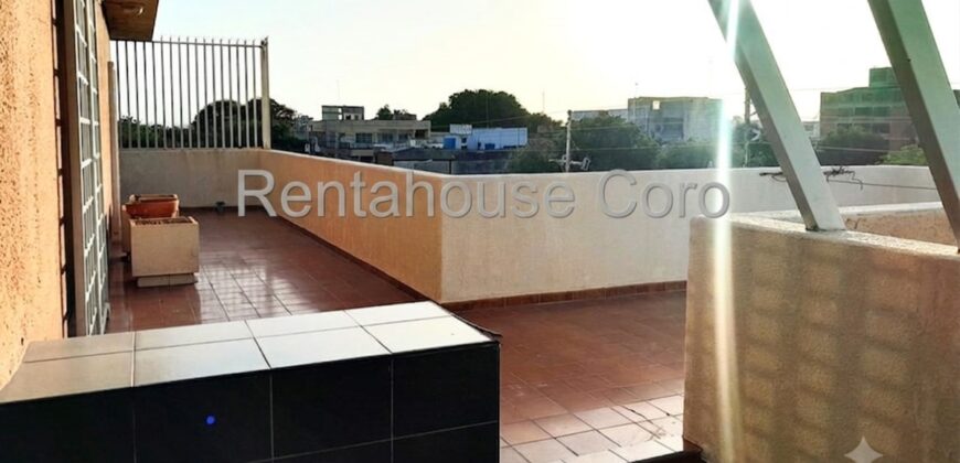 Amplio Penthouse en Venta en el Centro de Coro