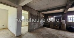 Cómoda Casa en Venta en Villa Privada de Intercomunal Coro La Vela