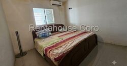 Cómoda Casa en Venta en Villa Privada de Intercomunal Coro La Vela