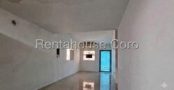 Cómoda Casa en Venta en Villa Privada de Intercomunal Coro La Vela