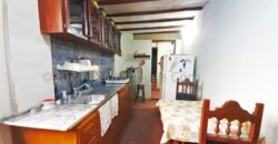 Amplia propiedad destacada históricamente de 3 locales y casa en Venta en Centro de Coro
