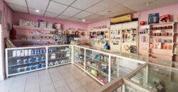Amplia propiedad destacada históricamente de 3 locales y casa en Venta en Centro de Coro